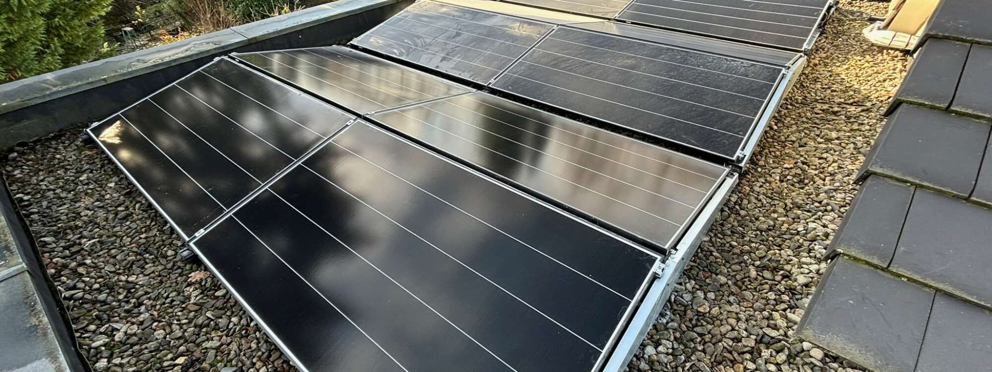 Installation de panneaux photovoltaïques sur un toit plat à Brunstatt près de Mulhouse Saint-Louis